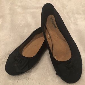 Girls black shoes